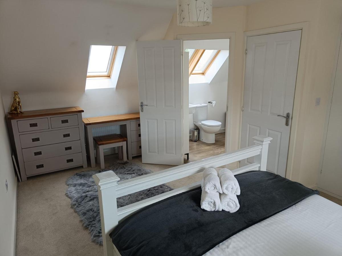 3 Bedroom Townhouse Near Bicester Village Exterior foto