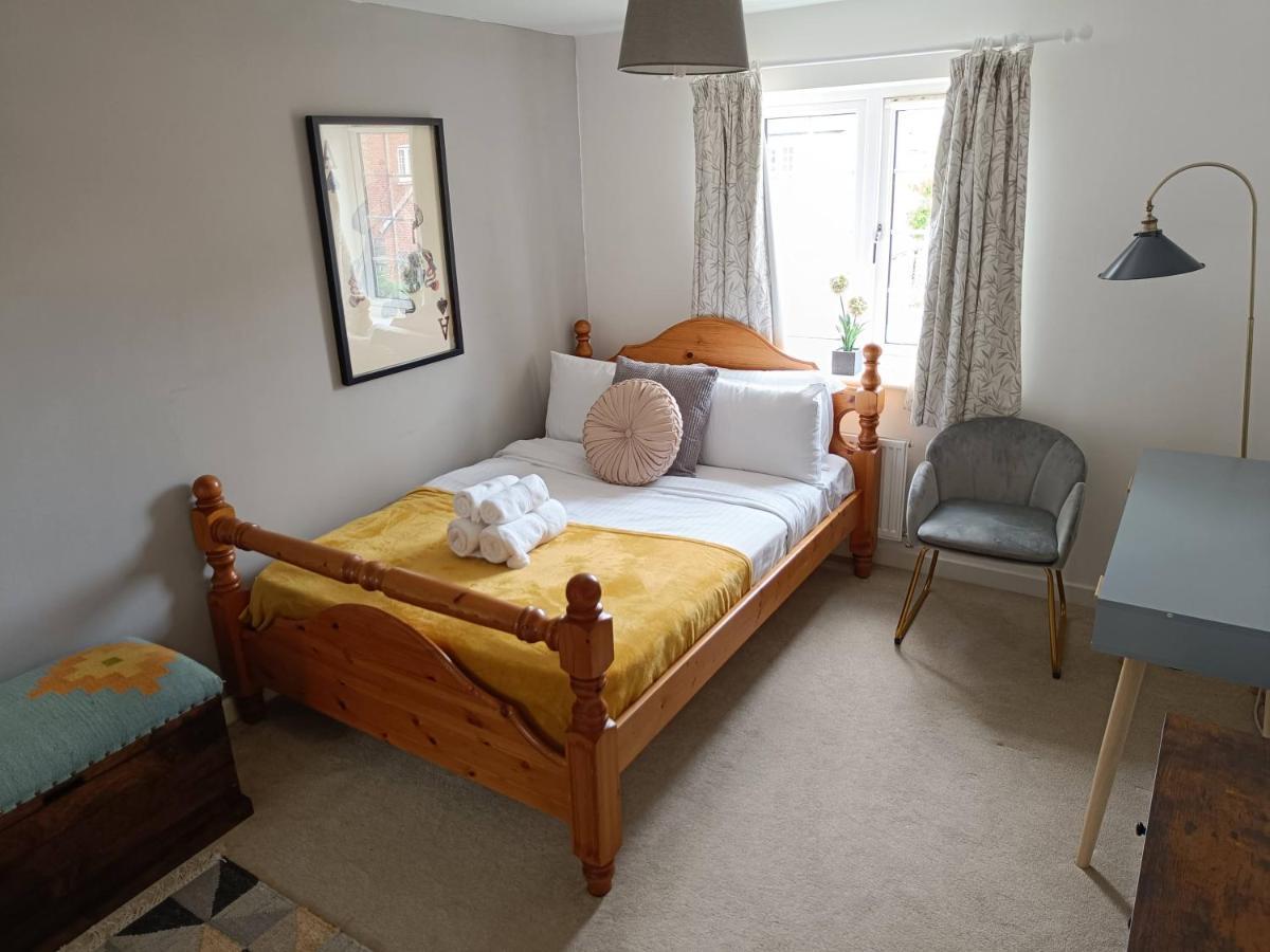 3 Bedroom Townhouse Near Bicester Village Exterior foto