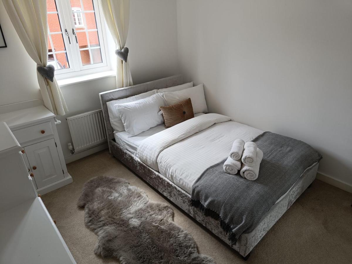 3 Bedroom Townhouse Near Bicester Village Exterior foto