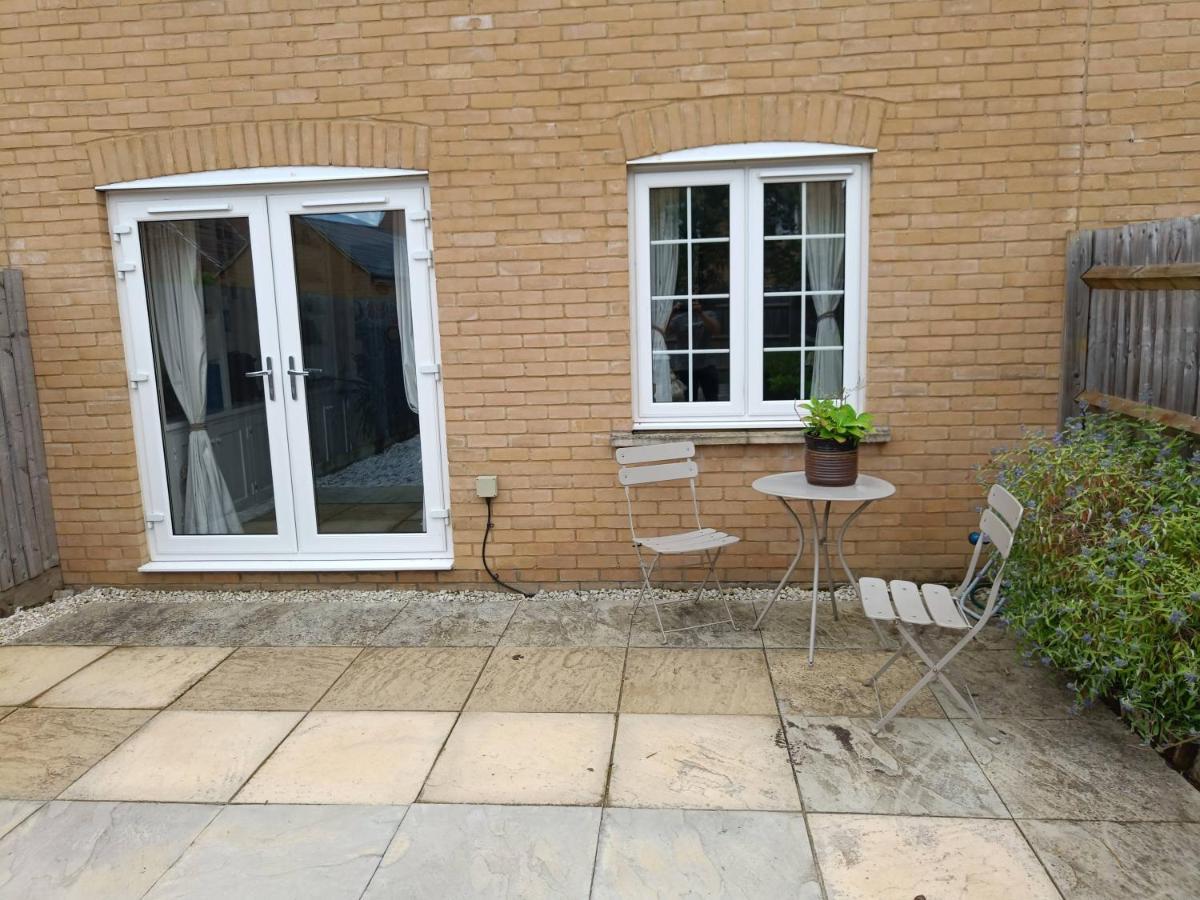 3 Bedroom Townhouse Near Bicester Village Exterior foto